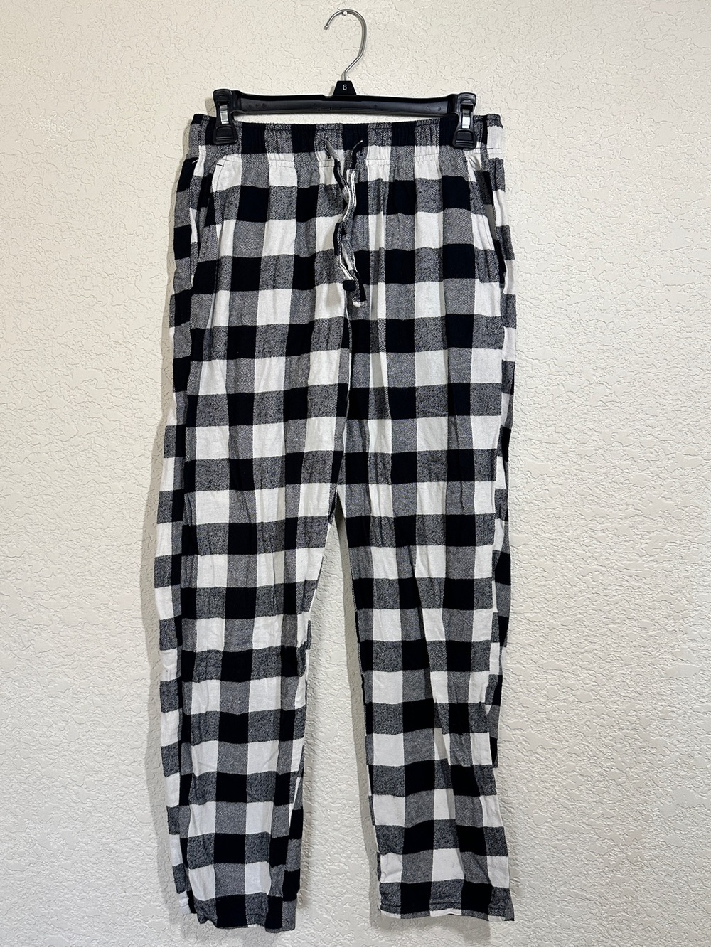Old Navy Black & White Buffalo Plaid Jogger Pants